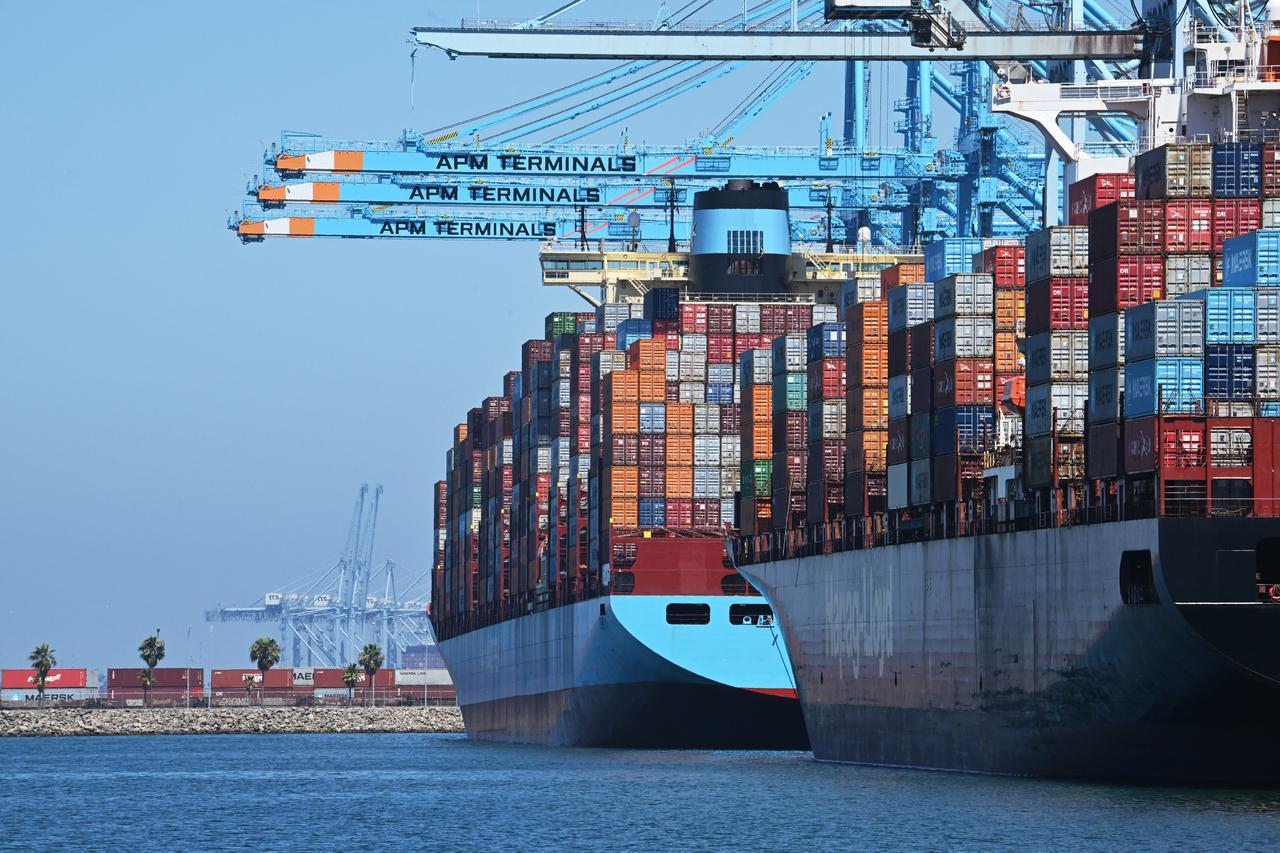 US court strikes down Trump’s 10% global tariff