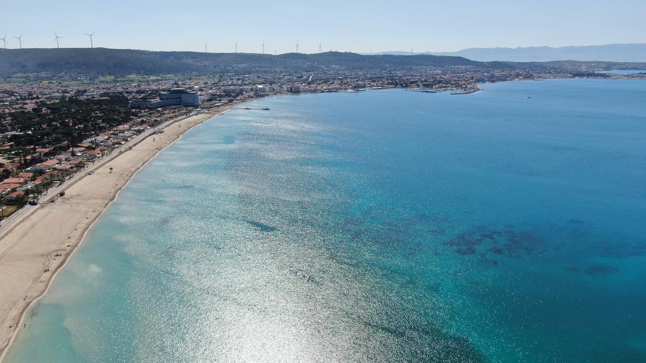Famous Ilica beach in Cesme, Izmir, Türkiye, May 8, 2026. (IHA Photo)