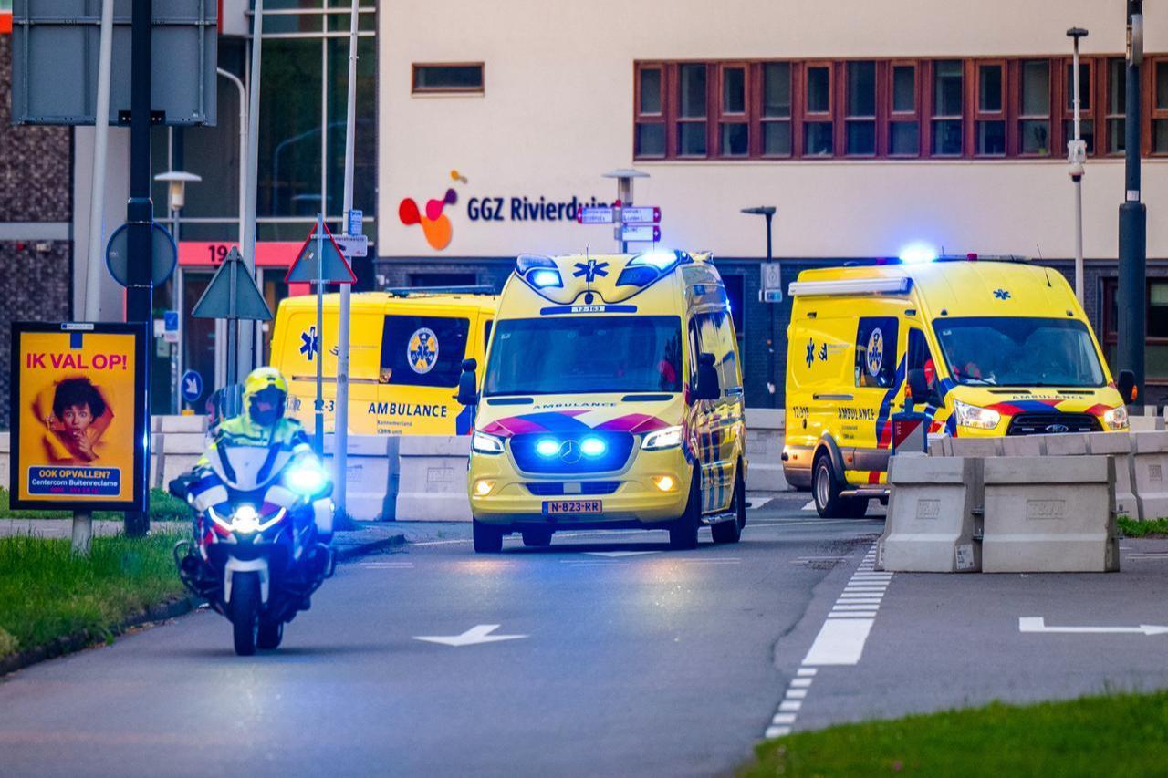 A convoy of ambulances allegedly carrying passengers from the cruise ship MV Hondius, believed to be infected with hantavirus, escorted by Dutch police on motorcycles, Leiden, Netherlands, May 6, 2026. (AFP Photo)