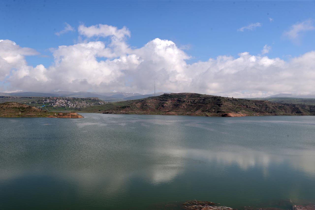 The reservoir, which fell to as low as 1.31% in April 2024 and 9.61% in May 2025, has recovered steadily this year due to sustained rainfall during the winter and spring seasons. Sivas, Türkiye, May 8, 2026. (AA Photo)