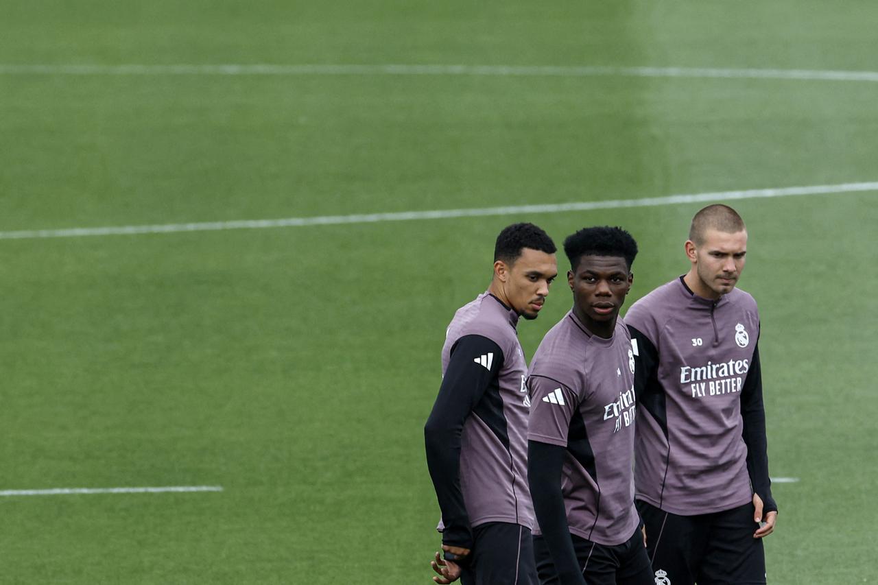 Arbeloa confirms Tchouameni will be in the squad ahead of El Clasico