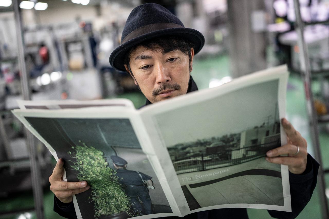 Japanese youth turn to zines in age of AI