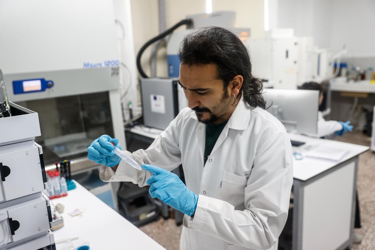 A researcher analyzes samples in a laboratory as part of a project examining microplastic pollution in Türkiye's Marmara Sea. (AA Photo)