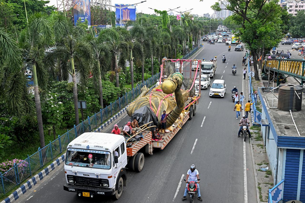 Swaying Lionel Messi statue dismantled in India over safety fears