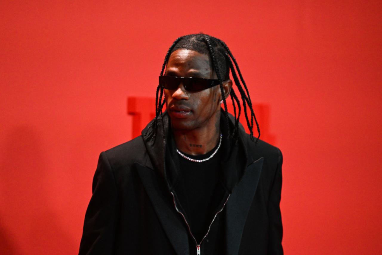 Istanbul fans boo Travis Scott off stage after 20-minute set and five-hour wait