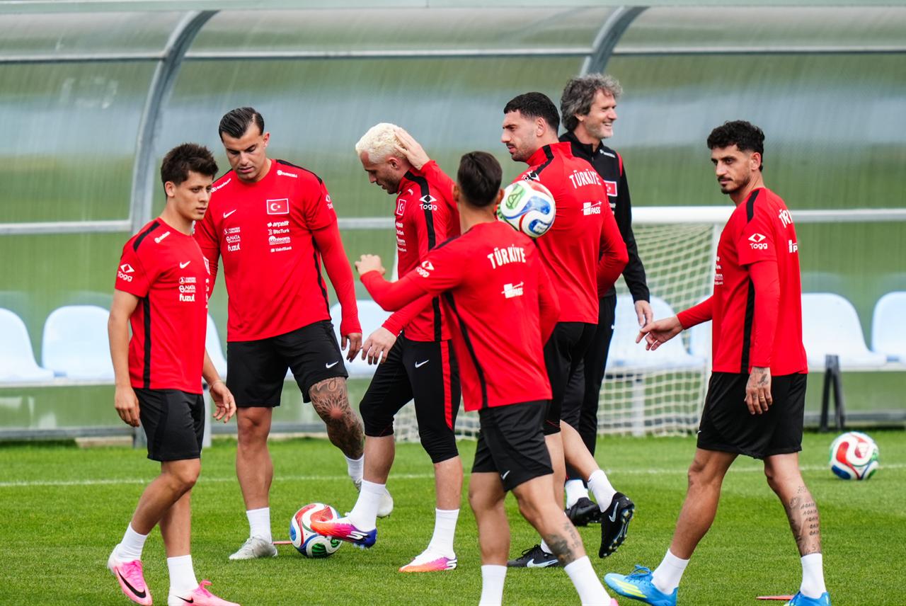 Turkish National Football Team head coach Vincenzo Montella, leads the training session ahead of the 2026 FIFA World Cup at Hasan Dogan National Teams Camp and Training Facilities in Istanbul, Türkiye, May 31, 2026. (AA Photo)