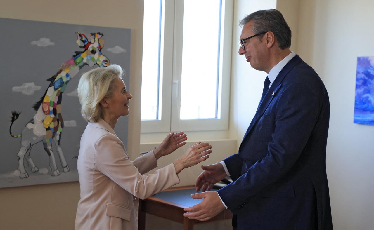 European Commission President Ursula von der Leyen (L) greets Serbian President Aleksandar Vucic (R) ahead of their meeting on the sidelines of the EU-Western Balkans Summit at Porto Montenegro in Tivat, June 5, 2026. (AFP Photo)