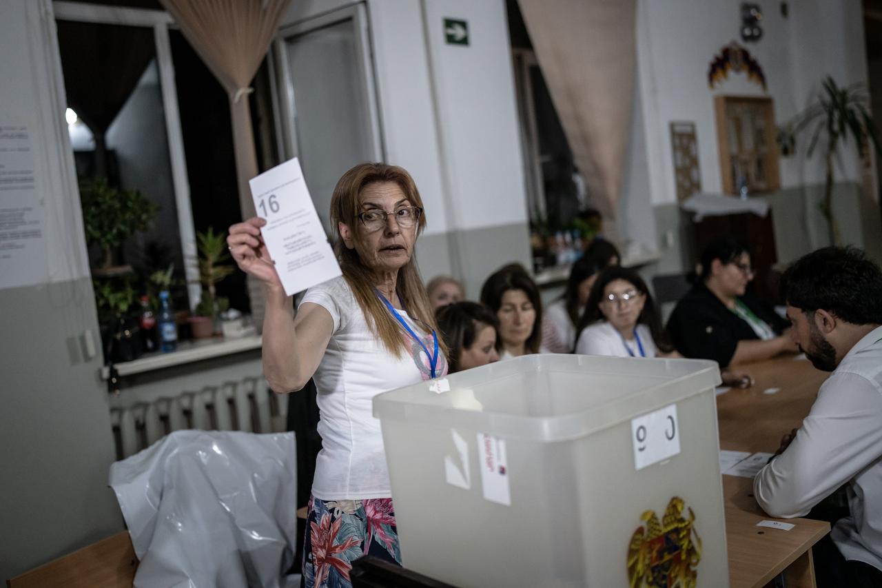 Pro-Russian opposition seeks to overturn Armenia election results