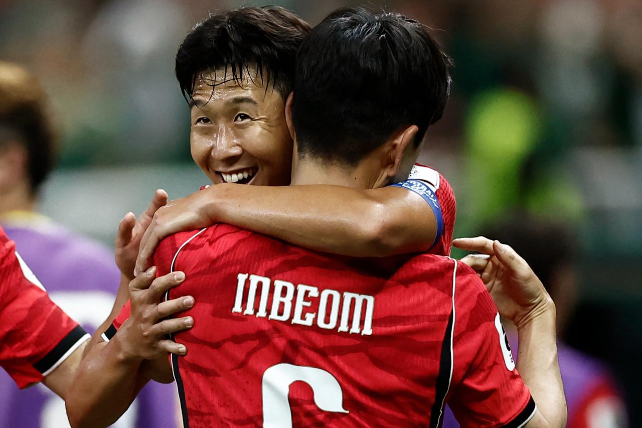 South Korea beats Czechia with late strike to launch World Cup bid