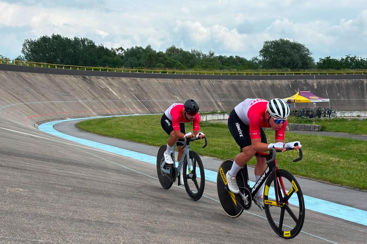 Turkish track cyclists head to Czechia in World Championship quota bid