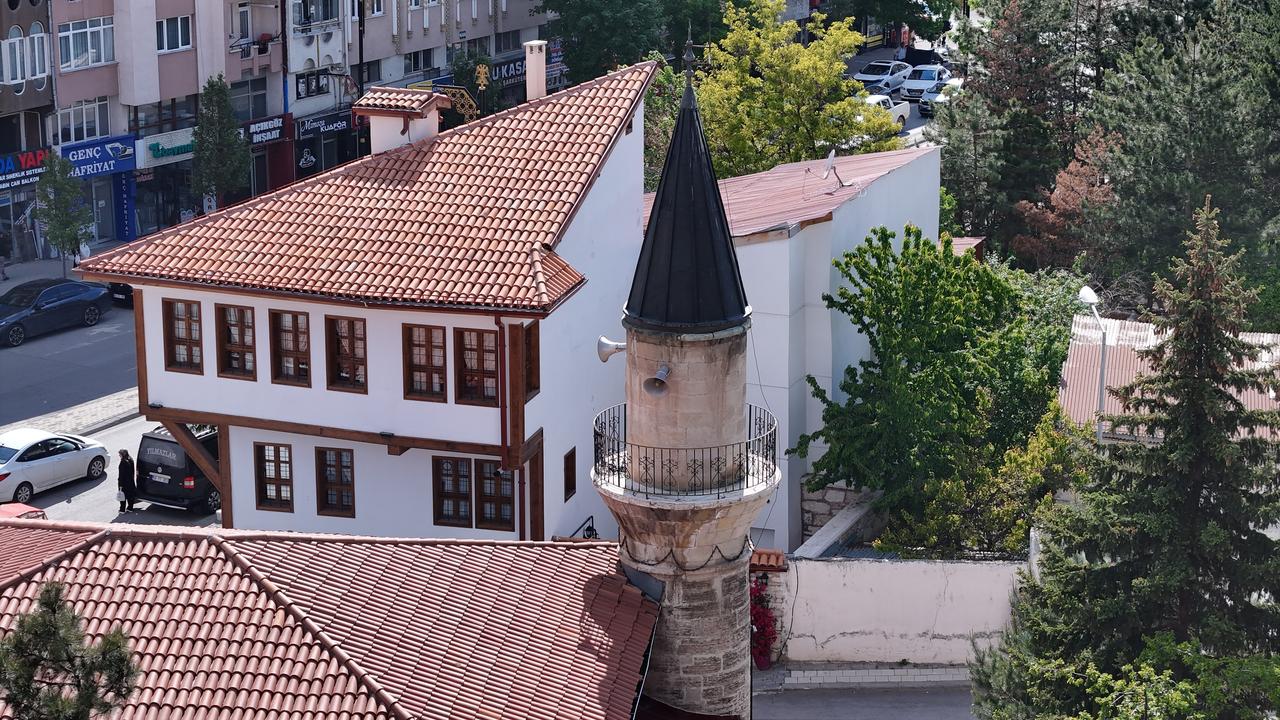 The mosque stands out as one of Sivas’s important cultural heritage sites with its historical architecture and symbolic iron chains. Sivas, Türkiye, June 12, 2026. (IHA Photo)