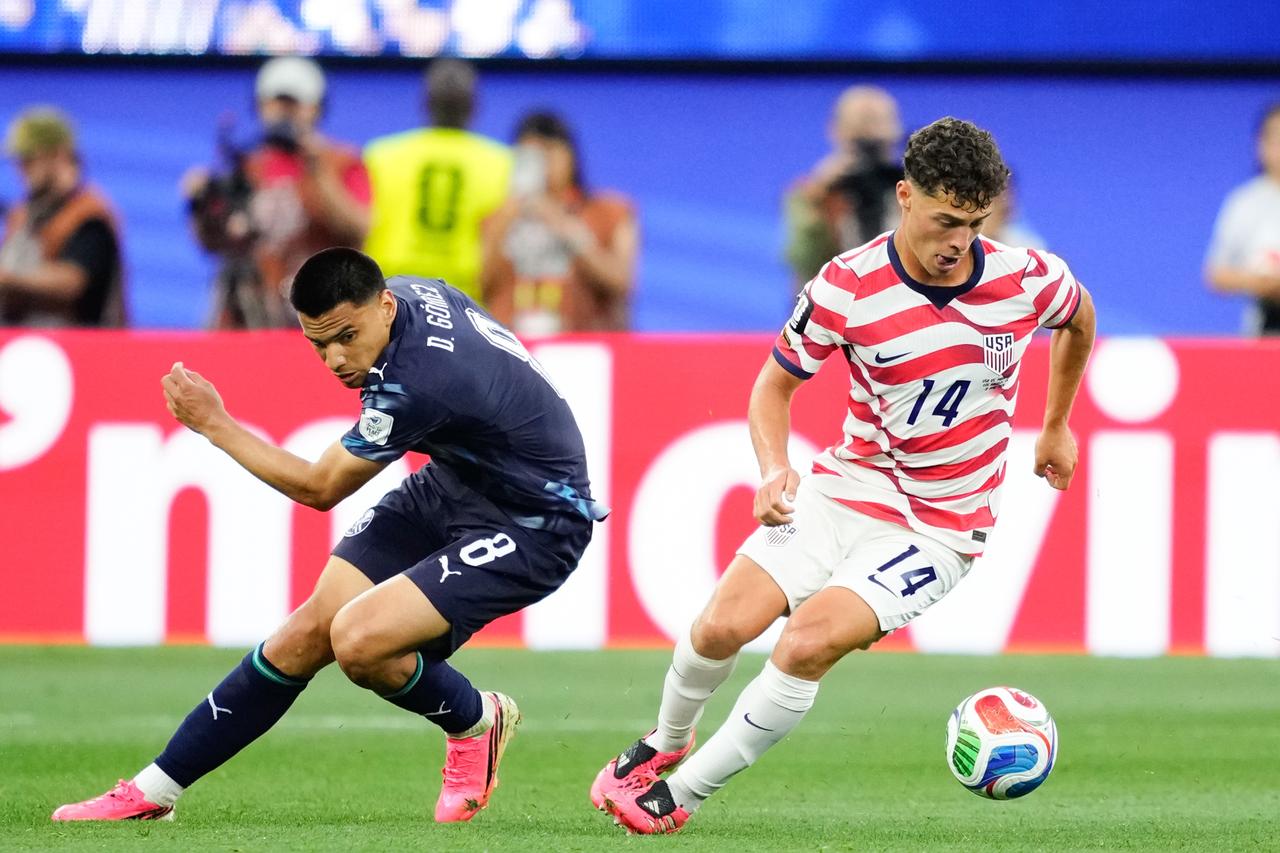 US opens World Cup campaign with dominant 4-1 win over Paraguay