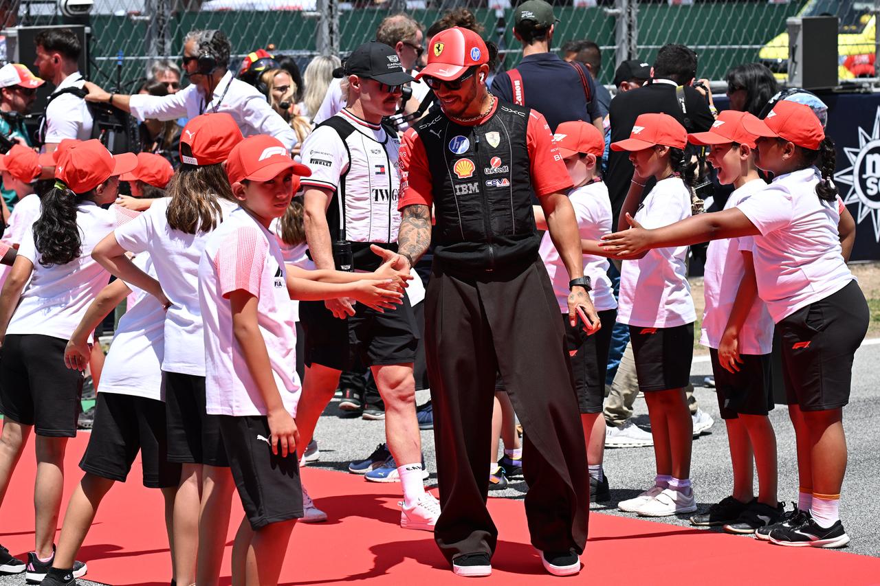 Formula 1 drivers greet fans at Barcelona parade ahead of Grand Prix