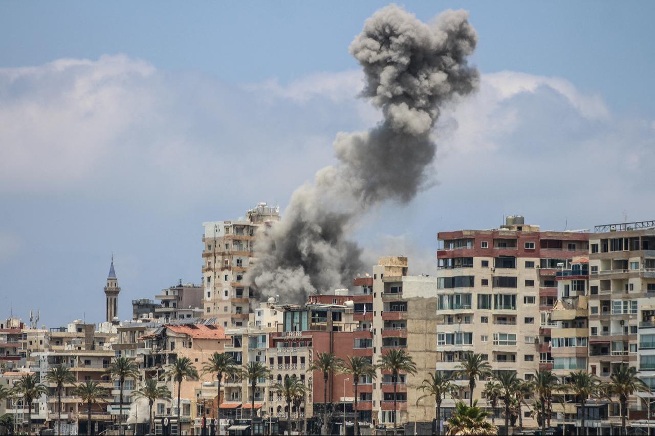 Smoke rises following an Israeli airstrike in Tyre, Lebanon, June 9, 2026. (AFP Photo)