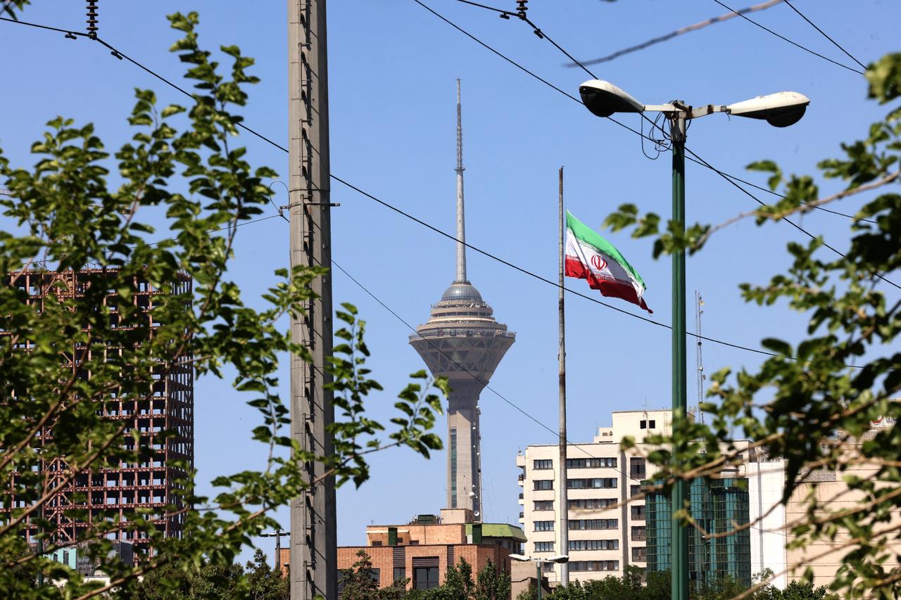 Qatari delegation flies to Tehran as US-Iran deal hangs in balance 