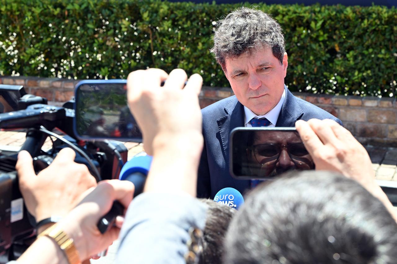 Romanian President Dan taps new PM to form government