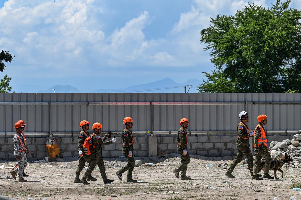6.2 magnitude quake strikes off southern Philippines, no tsunami warning issued