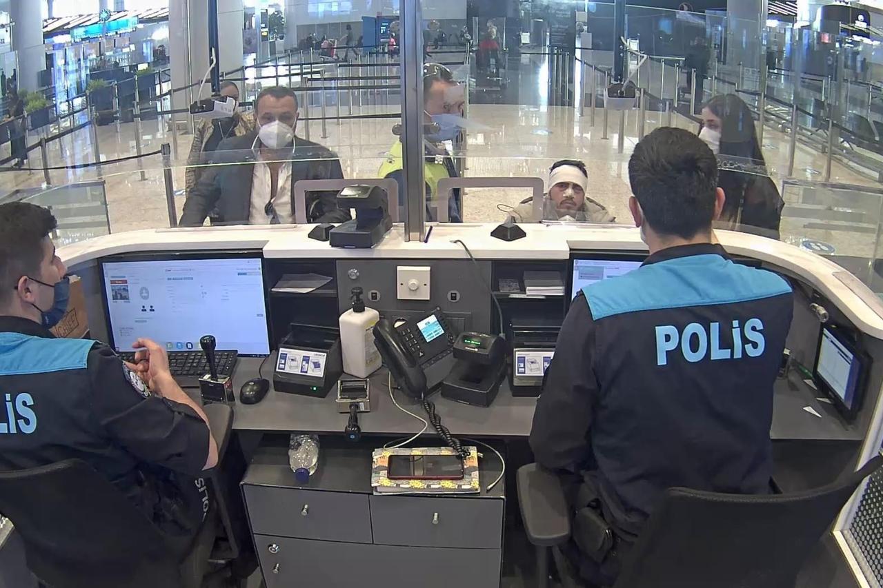 Iraqi suspect wanted for migrant smuggling arrested at Istanbul Airport