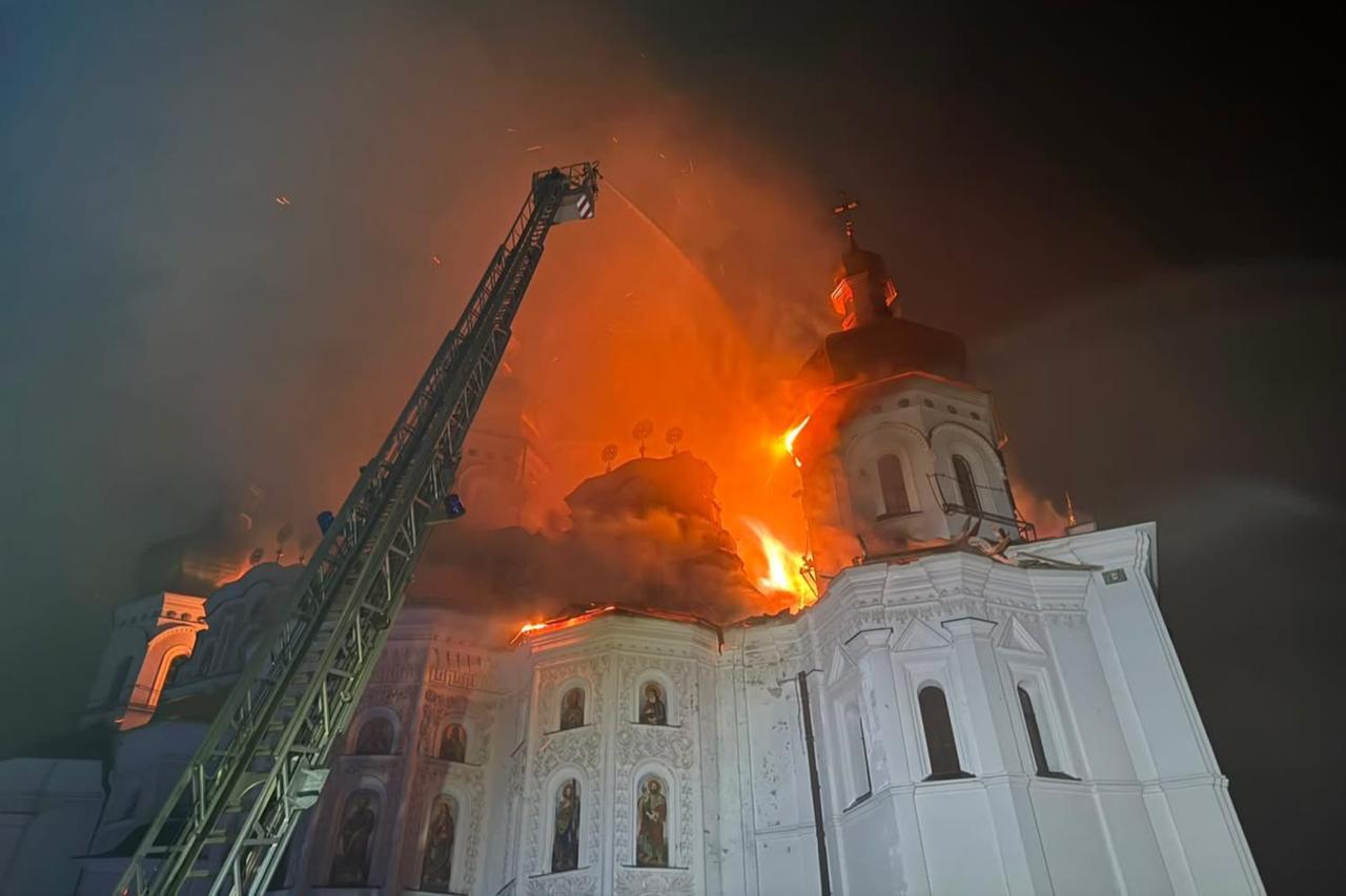 Russian attack sets fire to Ukraine’s holiest UNESCO-listed site, Kyiv Pechersk Lavra