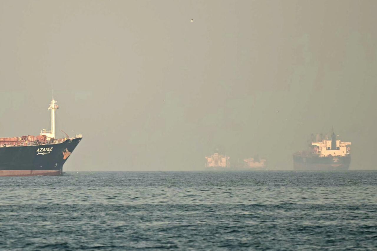 Shippers await details on Hormuz reopening, mine clearance