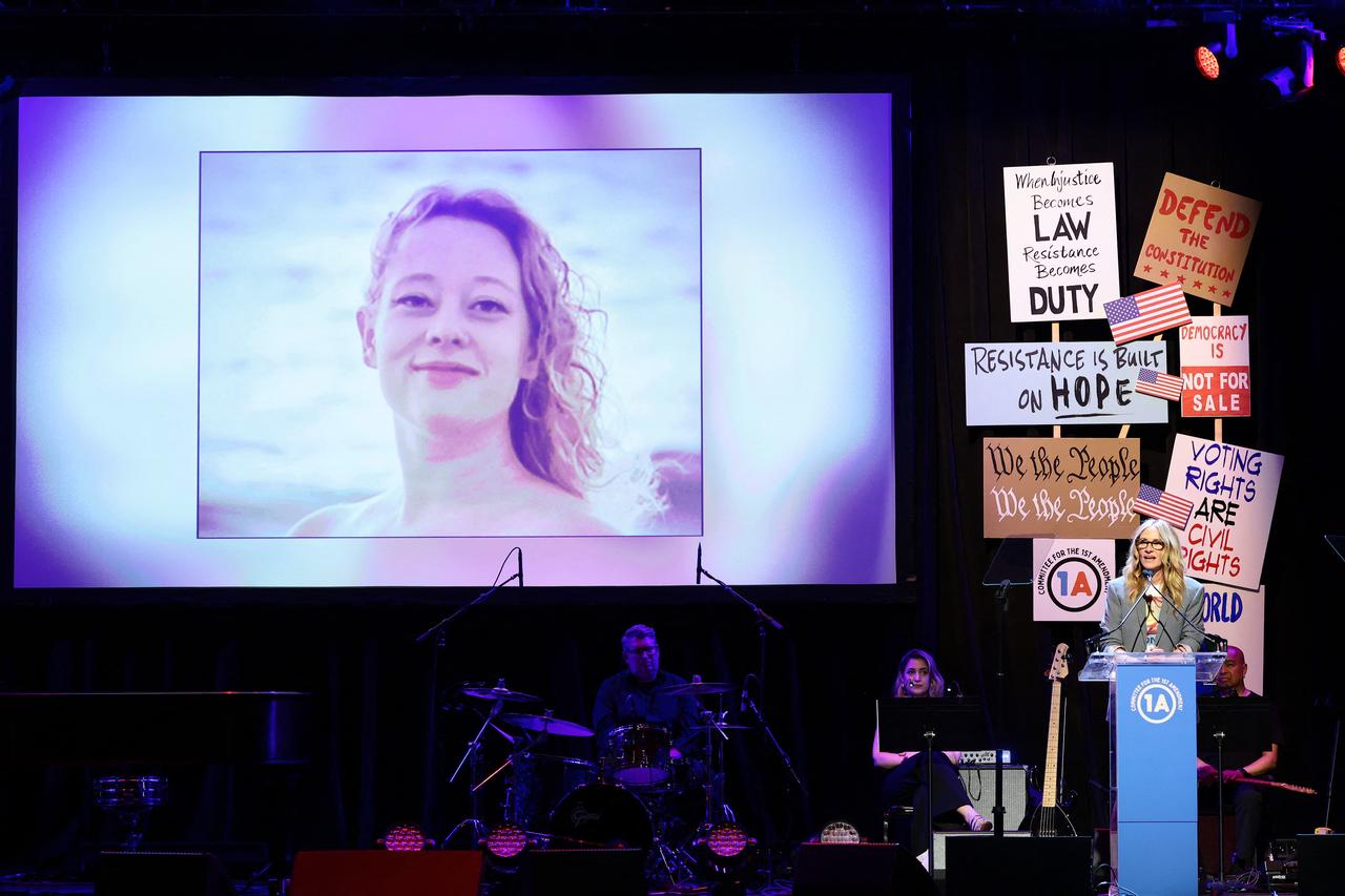 Julia Roberts speaks onstage during the Committee for the First Amendment Concert on June 14, 2026 in New York City. (AFP Photo)