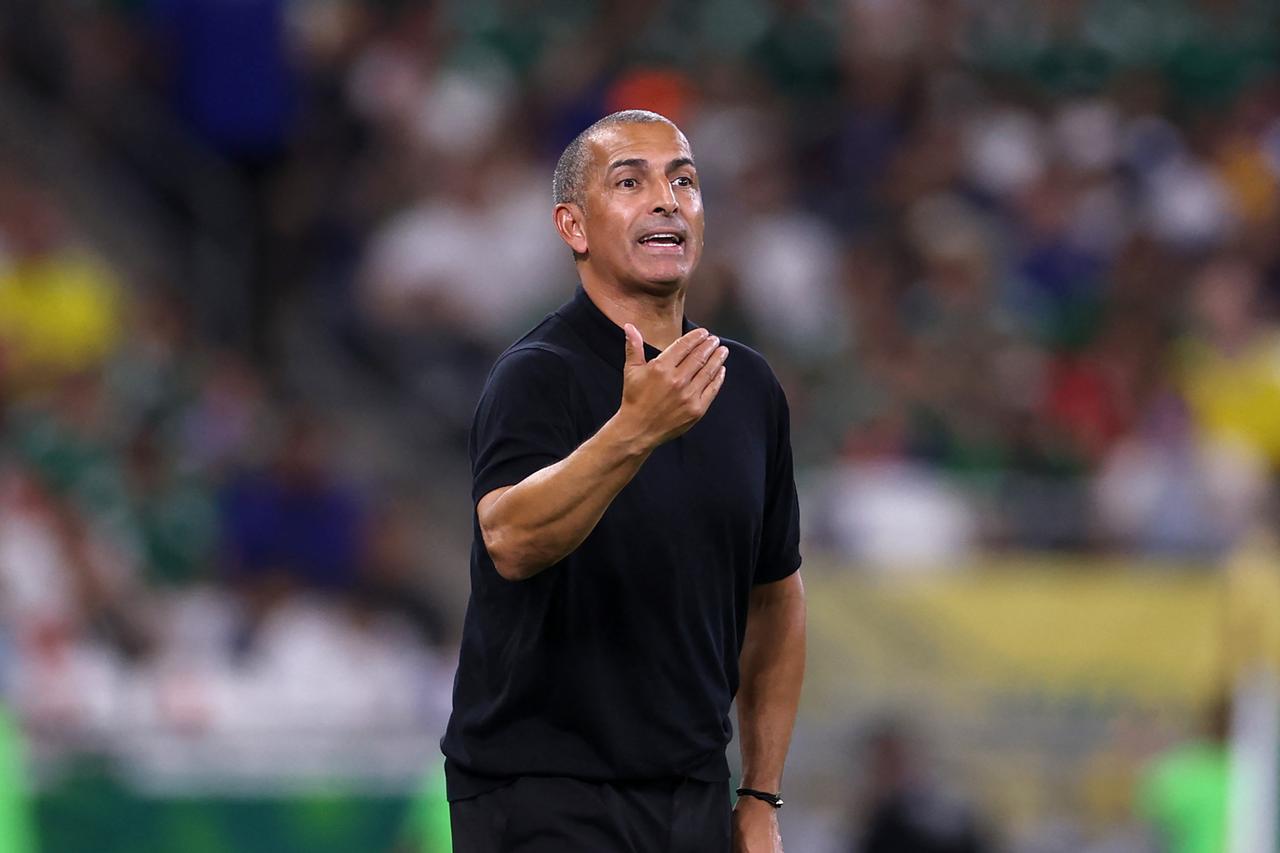Tunisia sacks Lamouchi after 5-1 World Cup loss, bring in Renard