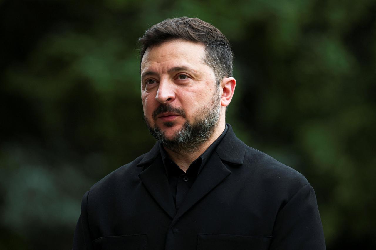 Ukraine's President Volodymyr Zelenskyy gestures during his meeting with Britain's Prime Minister on the sideline of the G7 summit, in Evian, eastern France, June 16, 2026. (AFP Photo)