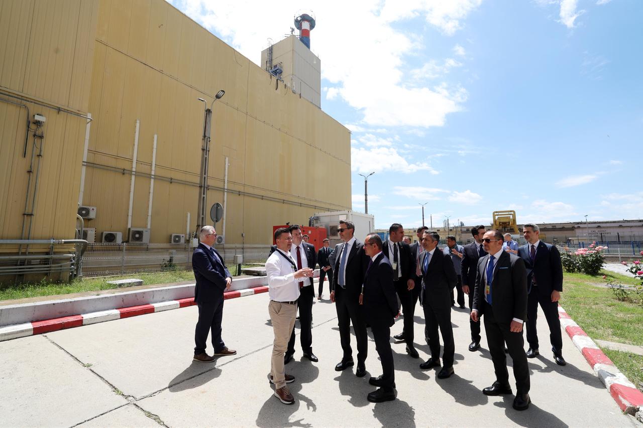 Türkiye to hold talks with Canadian firms on CANDU nuclear technology: Minister
