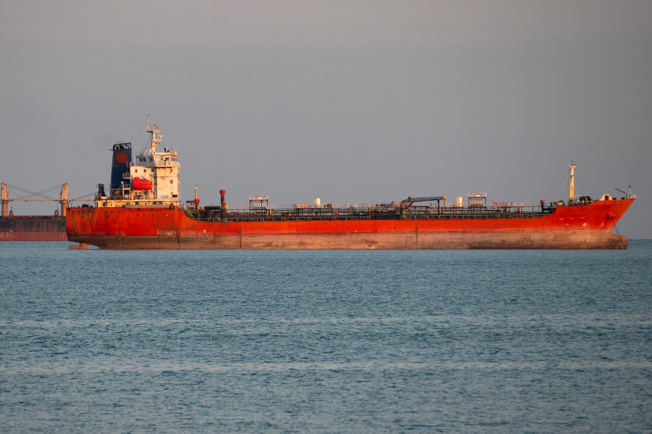 Oil drops another 3% as US-Iran deal clinched, Asian stocks trade higher