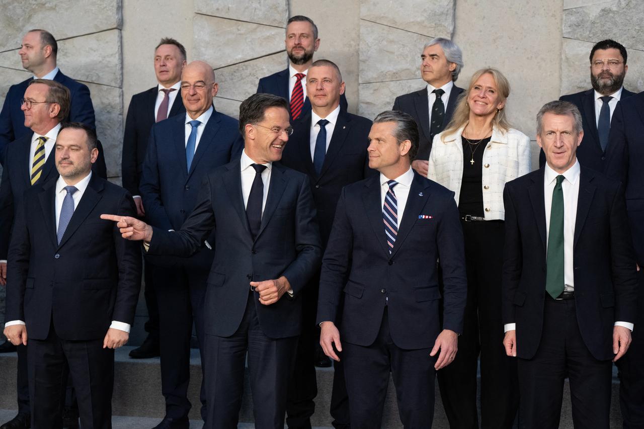 (From 2L) Germany's Defence Minister Pistorius, Alabnia's Defence Minister Nufi, Norway's Defence Minister Sandvik, Greece's Defence Minister Dendias, NATO Secretary General Rutte, Poland's Defence Minister Kosiniak-Kamysz, Hungary's  Defence Minister Ruszin-Szendi, US Defense Secretary Hegseth, Portugal's Defence Minister Melo, Iceland's Foreign Minister Porgerour Katrin Gunnarsdottir, Britain's Defence Secretary Jarvis, Italy's Defence Minister Crosetto pose during a family photograph on the sidelines of a Defence Ministers meeting at the NATO headquarters, in Brussels, on June 18, 2026. (AFP Photo)