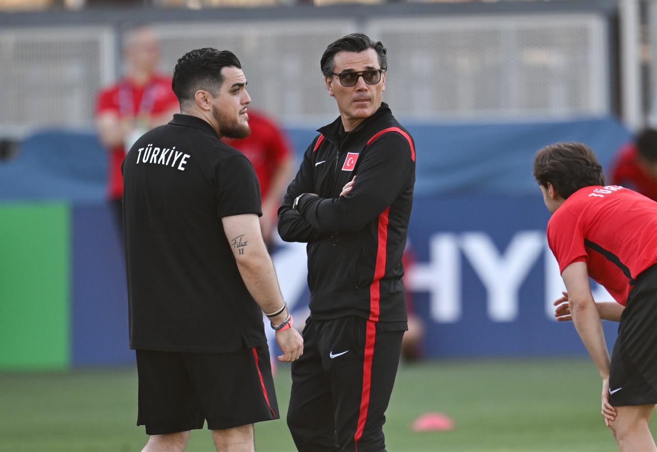 Head coach Vincenzo Montella of the Turkish national football team leads the training session in San Jose, California, US, June 17, 2026. (AA Photo)