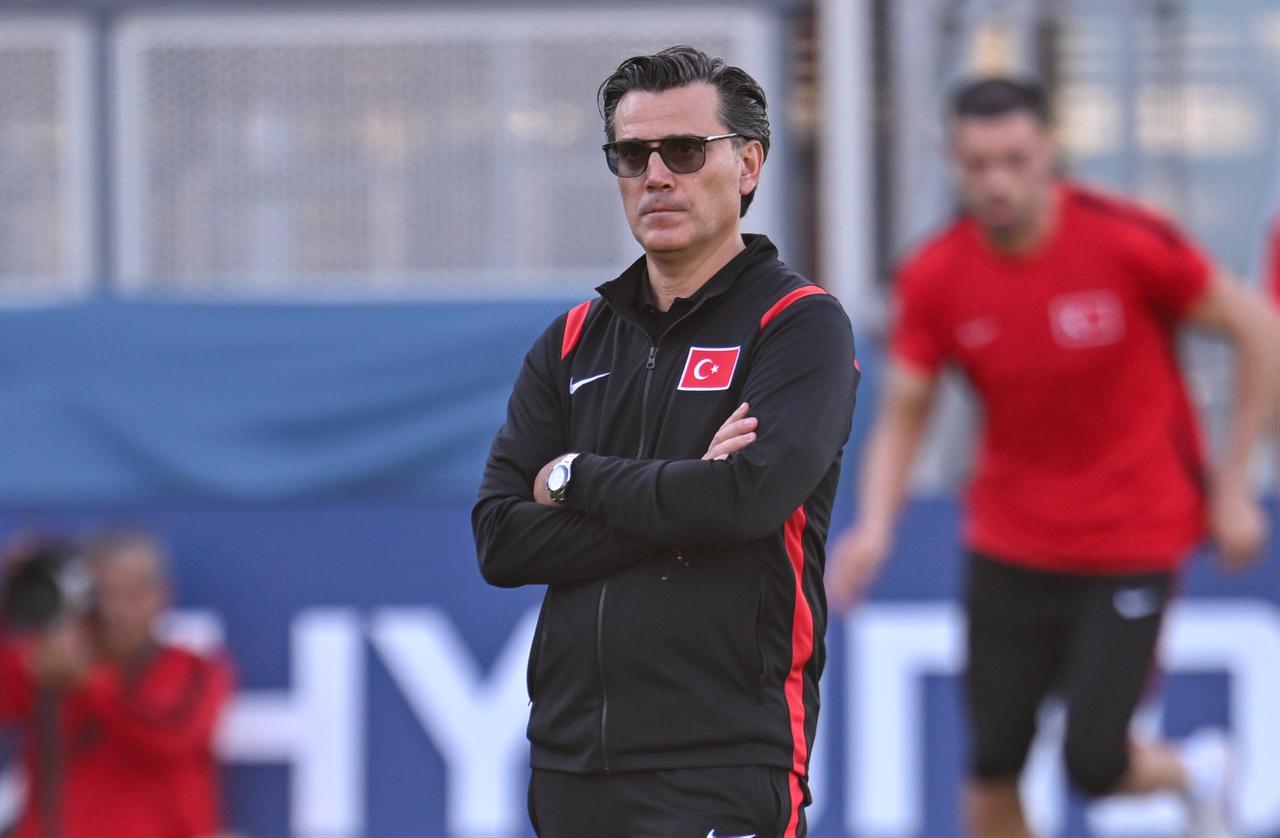Head coach Vincenzo Montella of the Turkish national football team attends the training session in San Jose, California, US, June 17, 2026. (AA Photo)
