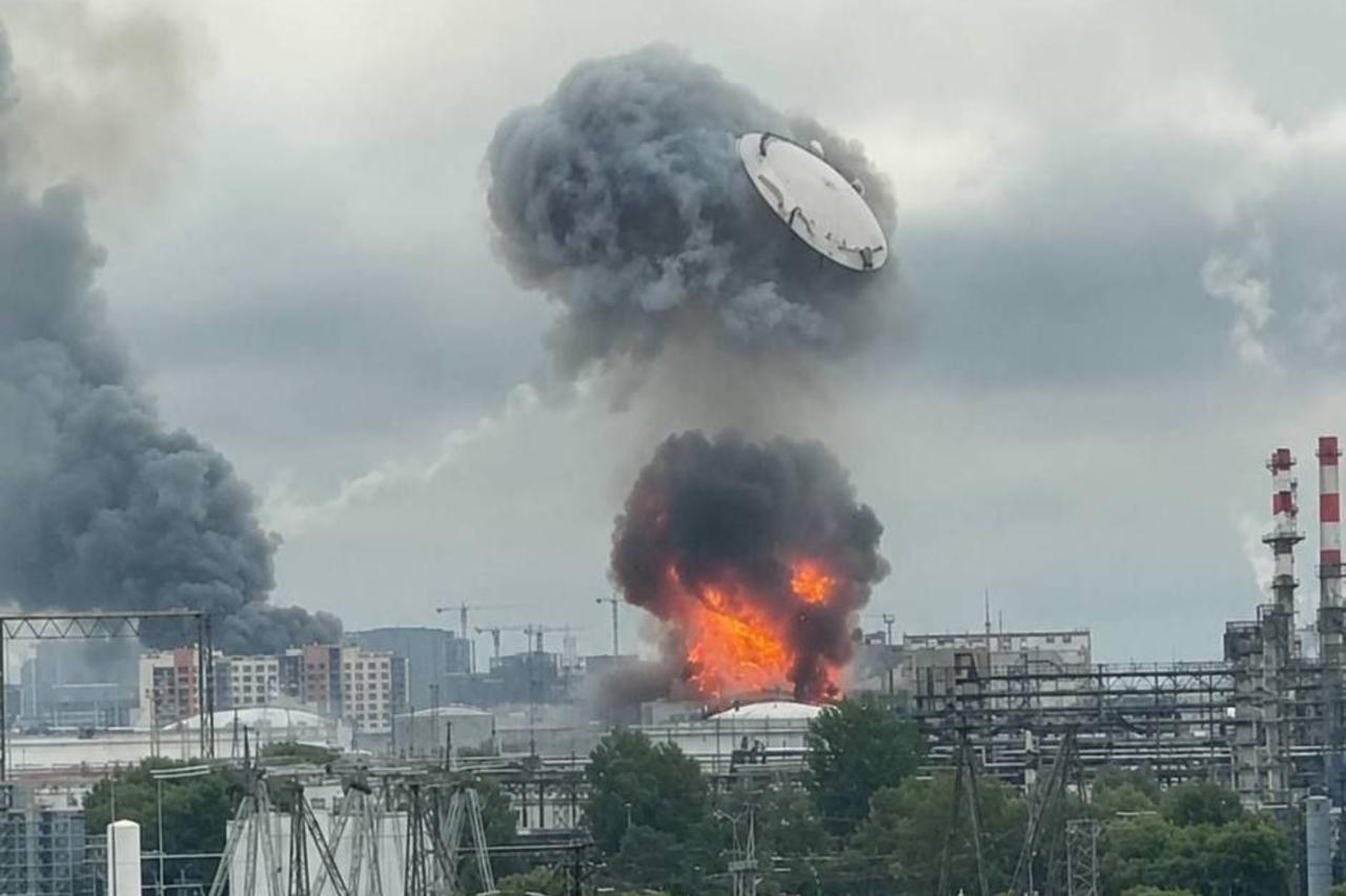 Ukraine hits Moscow oil refinery for second time in 2 days 