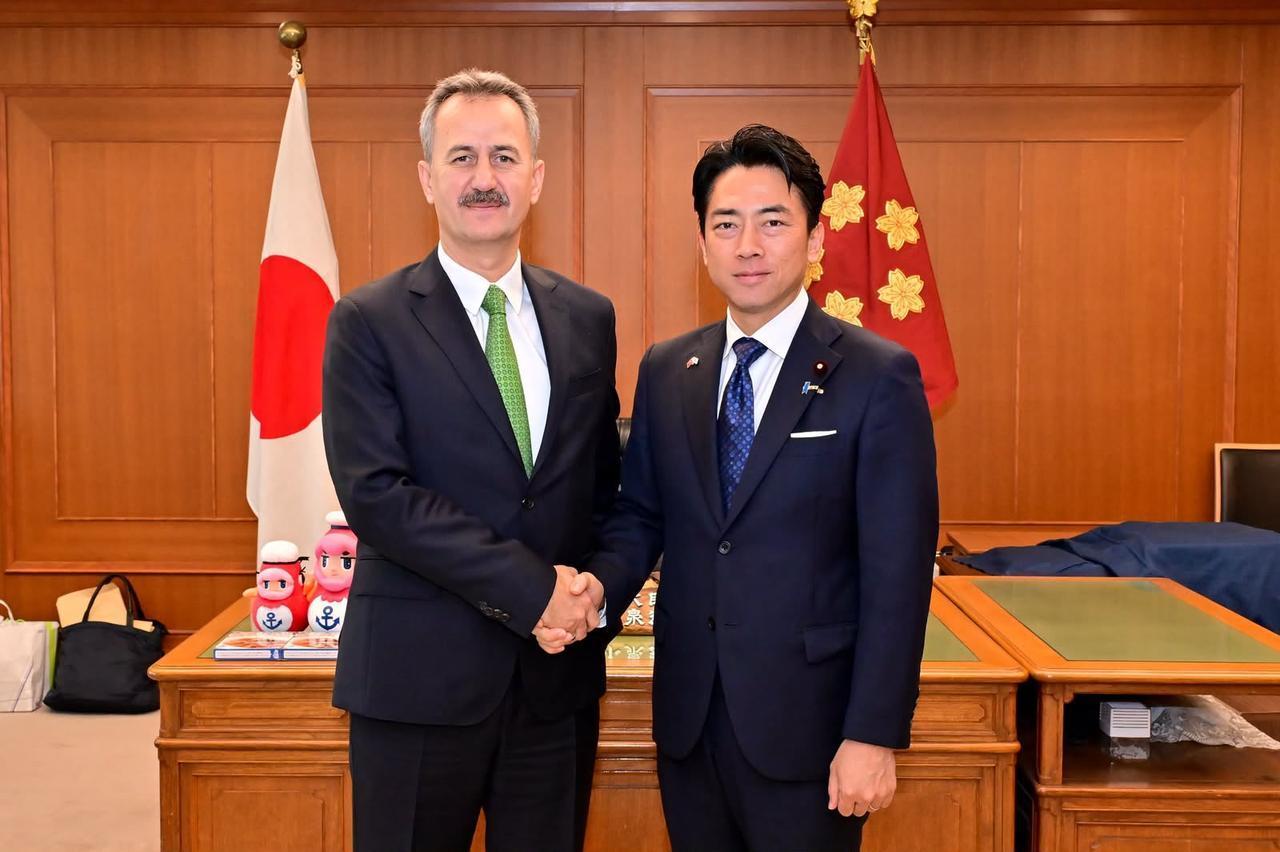 Haluk Gorgun, head of Türkiye's Presidency of Defense Industries (L), and Japanese Defense Minister Shinjiro Koizumi during their meeting in Japan, June 16, 2026. (Photo via X/@halukgorgun)