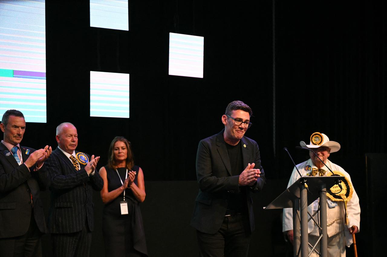 Labour candidate Andy Burnham makes a victory speech after he won the election for MP of Makerfield, at the count centre venue, the Edge in Wigan, northwest England on June 19, 2026. (AFP Photo)