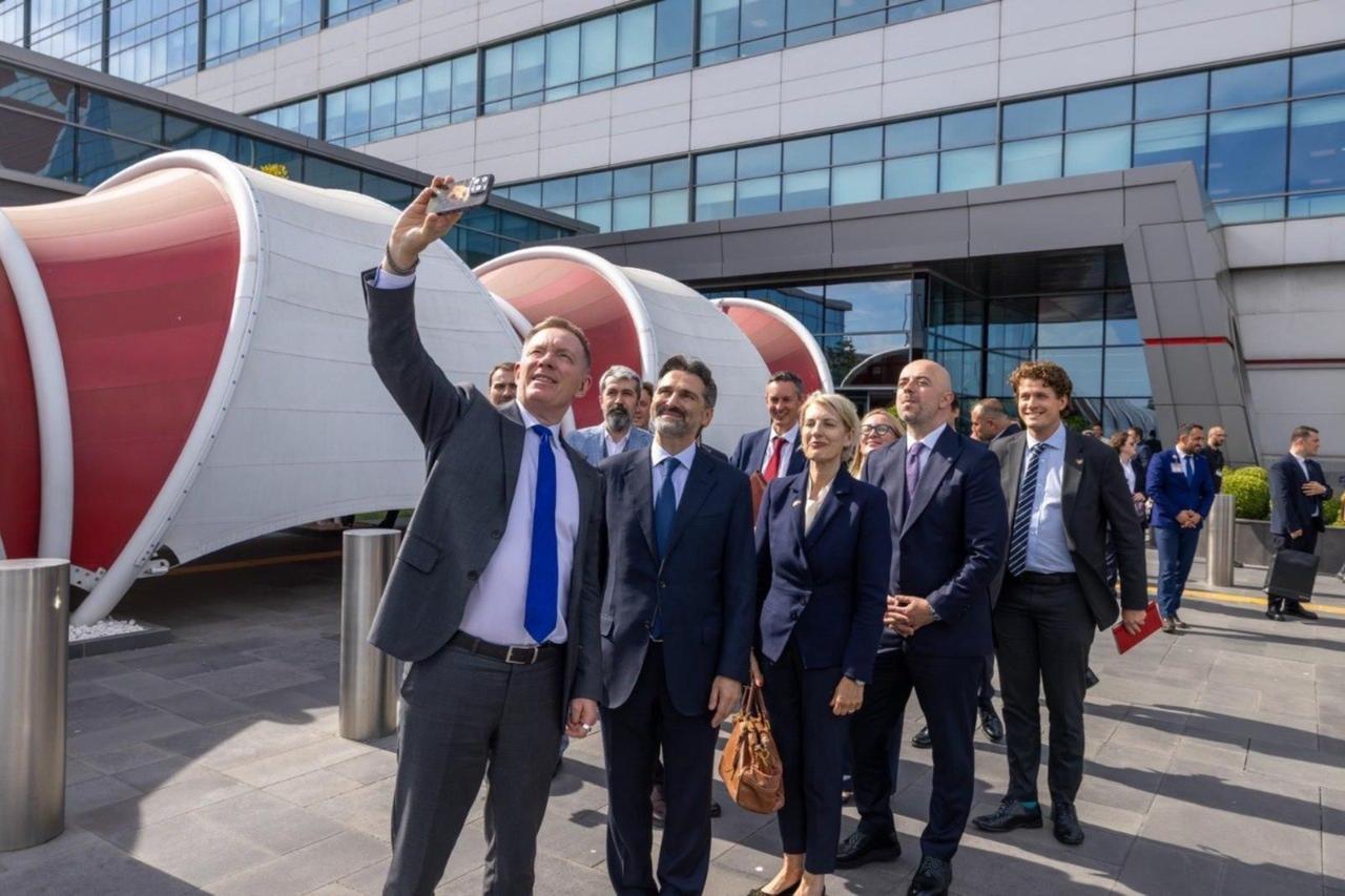 Turkish Airlines hosts UK trade minister as $300M Rolls-Royce hub advances