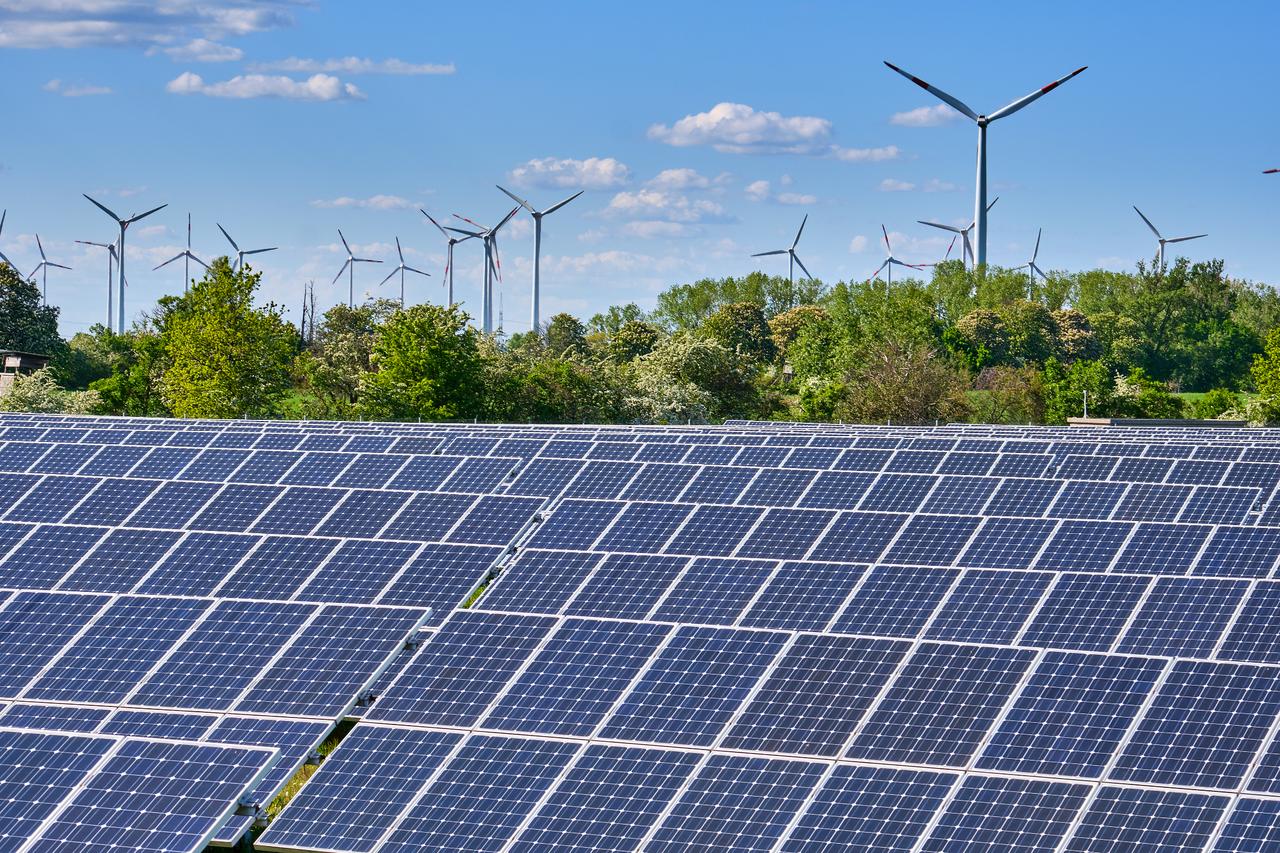 Europe struggles to connect €100B worth of renewable projects: Report