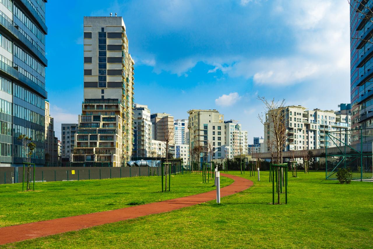 Housing costs take record share of Turkish household spending in 2025