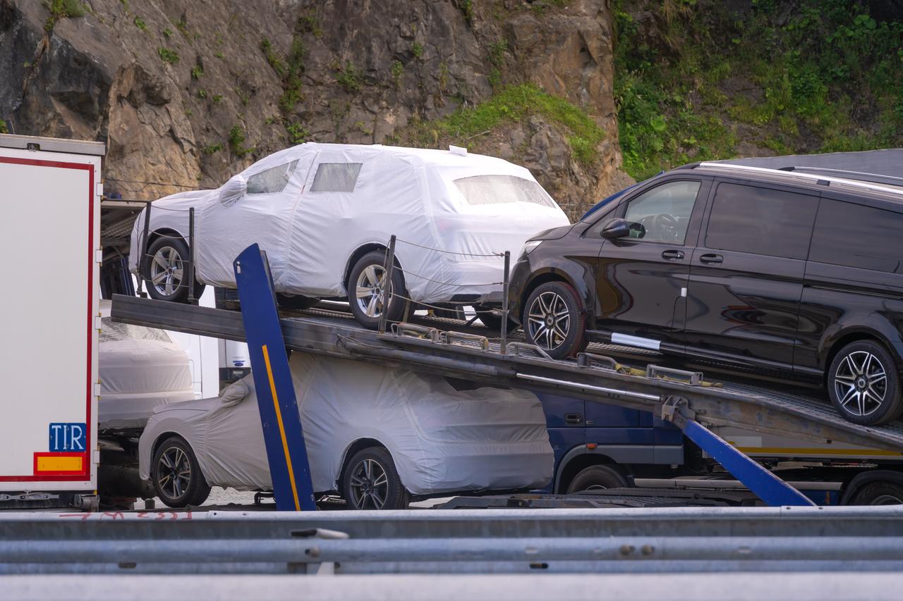 Türkiye auto sales drop over 20% in May on high borrowing cost, Iran war