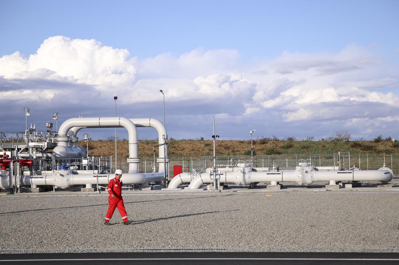 US-based Apollo expands stake in TANAP pipeline through SOCAR deal