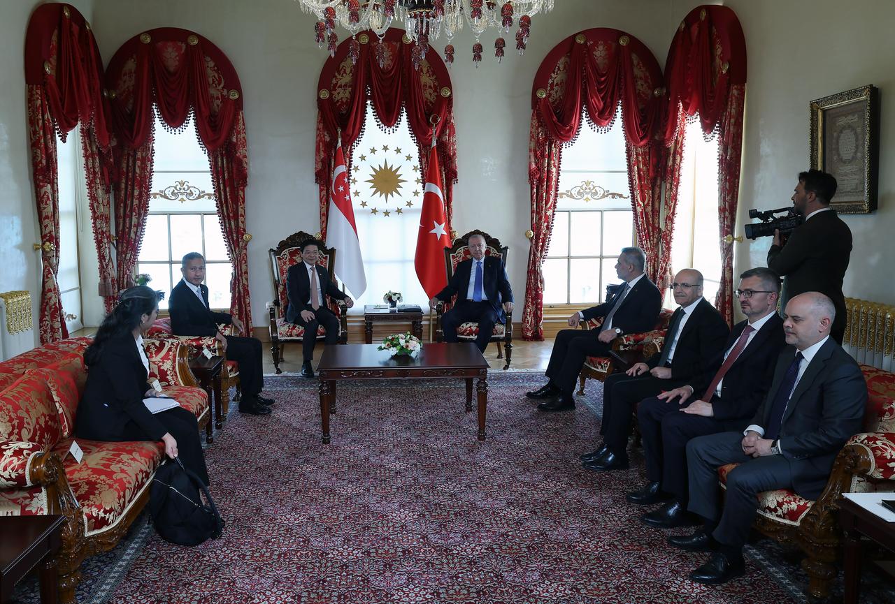 Turkish President Recep Tayyip Erdogan receives Singapore Prime Minister Lawrence Wong at the Presidential Dolmabahce Office in Istanbul, Türkiye, June 19, 2026. (Photo via Turkish Presidency/HO/AA)
