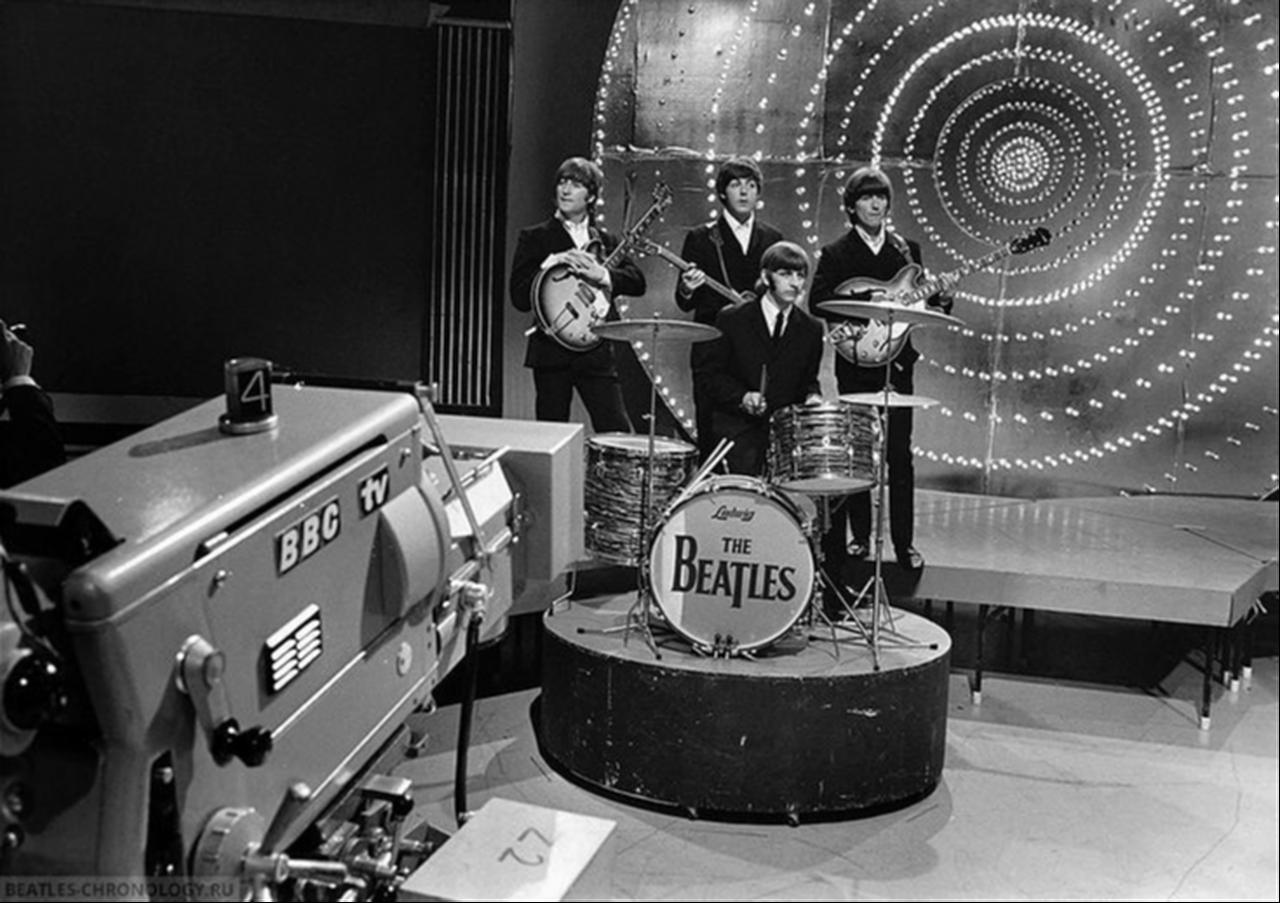 A British rock band performs on “Top of the Pops” in 1964. (Photo via social media)