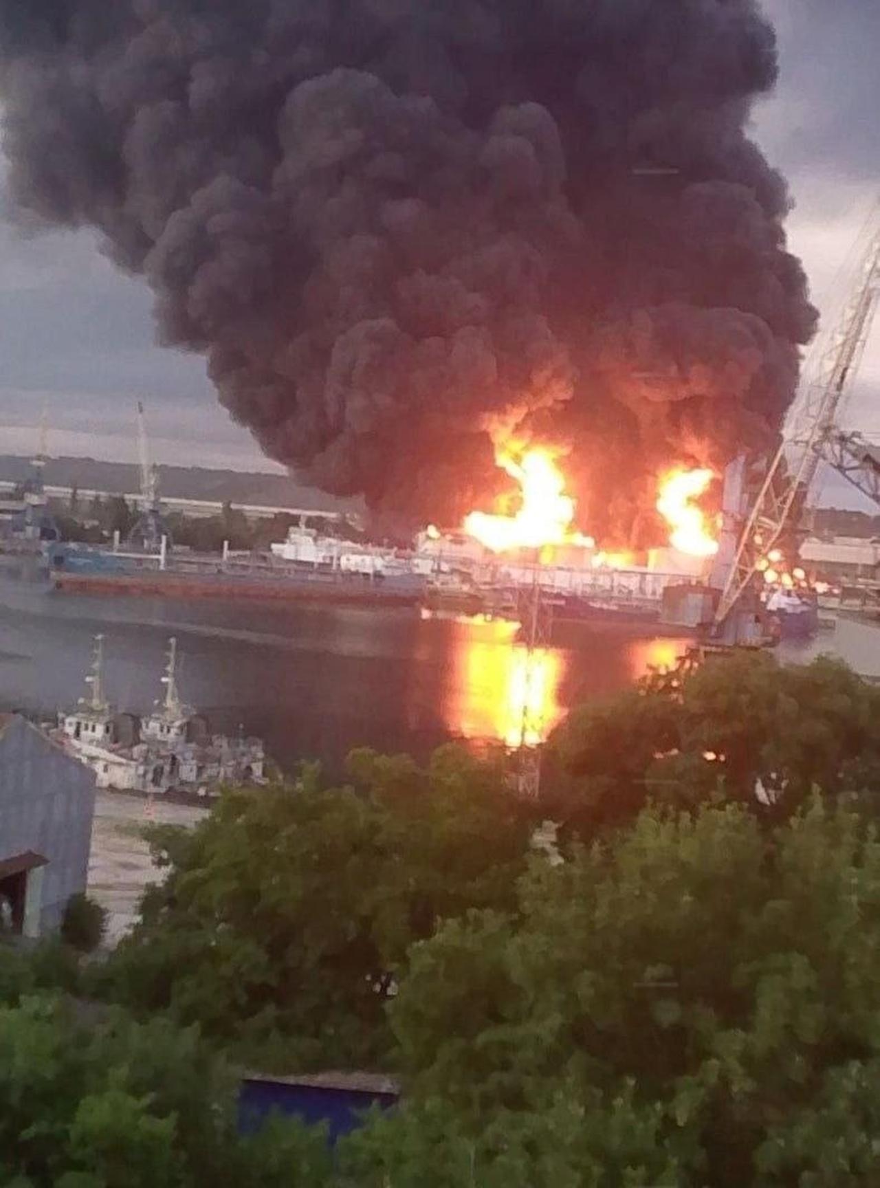 The photo shows the massive fire on a fuel terminal in the oil terminal in the Kerch port after a strike by Ukrainian drones, June 21, 2026. (Photo via Telegram)