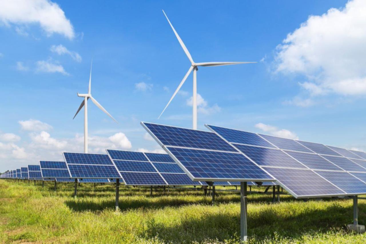 Global clean energy capacity nears half of 2030 target