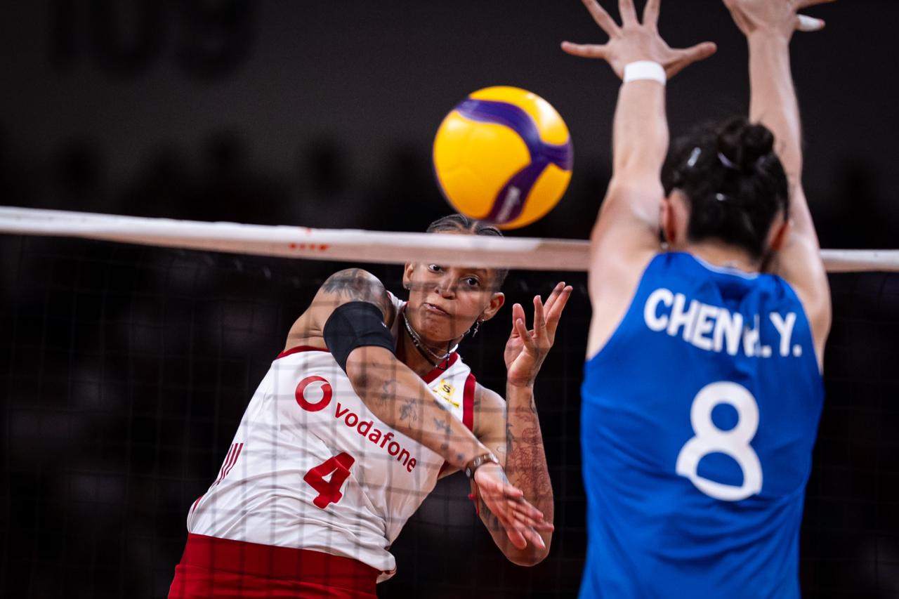 Turkish women's volleyball team tops China in Nations League clash