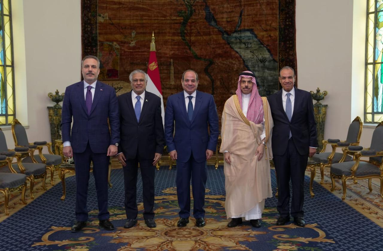 Egyptian President Abdel Fattah el-Sisi (3rd R) receives the foreign ministers participating in the 4th Türkiye-Egypt-Pakistan-Saudi Arabia Foreign Ministers Meeting at the Ittihadia Palace in Cairo, Egypt, June 21, 2026. (Photo via Egyptian Presidency/HO)