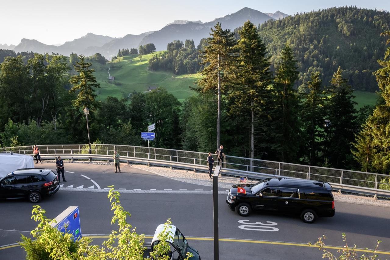 The motorcade transporting US Vice President JD Vance arrives at the Burgenstock luxury hotel complex overlooking Lake Lucerne, Switzerland, on June 21, 2026. (AFP Photo)