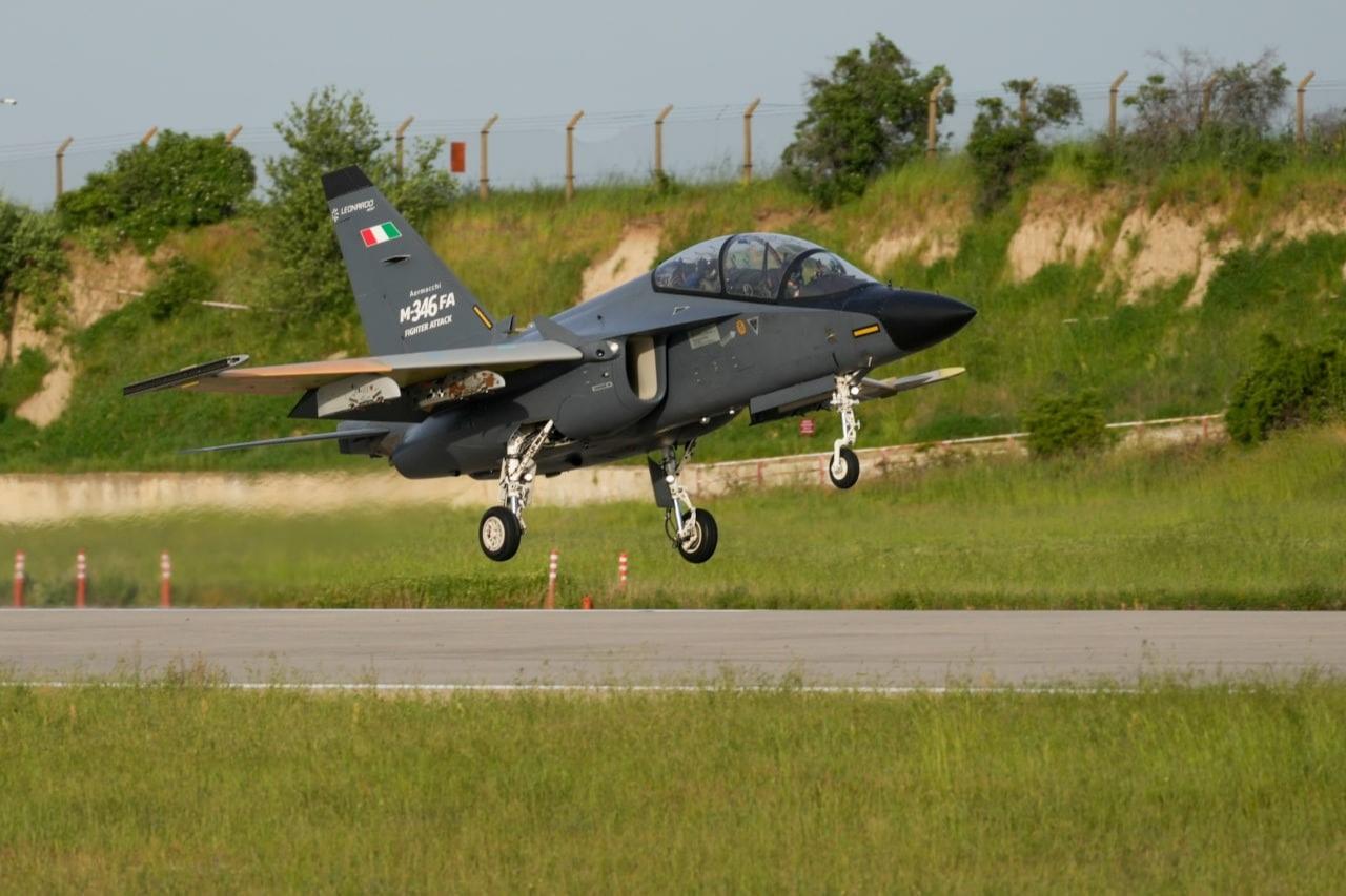 The photo shows Leonardo's M-346 aircraft during a series of joint autonomous formation flights with Baykar's Bayraktar Kizilelma unmanned fighter aircraft in Corlu, Tekirdag, Türkiye. (Photo via leonardo.com)