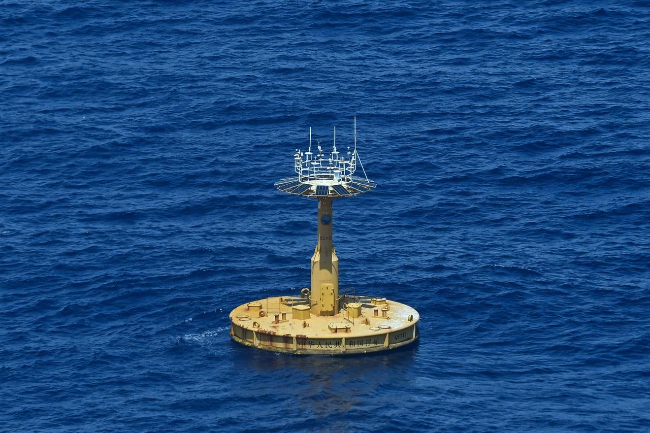 A buoy claimed by the Philippine Coast Guard to have been installed by a Chinese research vessel is seen at Scarborough Shoal in the disputed South China Sea, June 15, 2026. (AFP Photo)