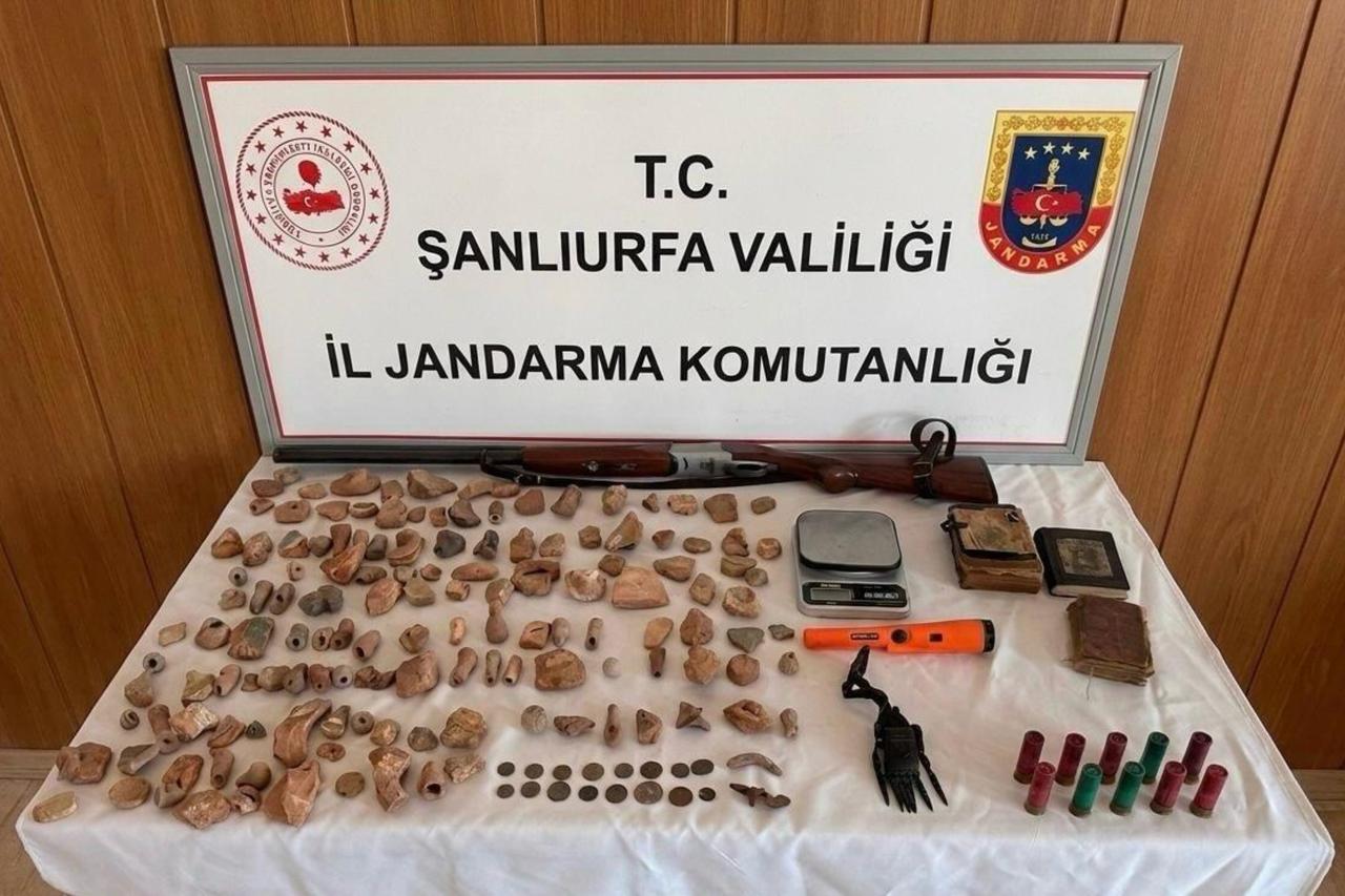 159 suspected historical artifacts seized in southeastern Türkiye